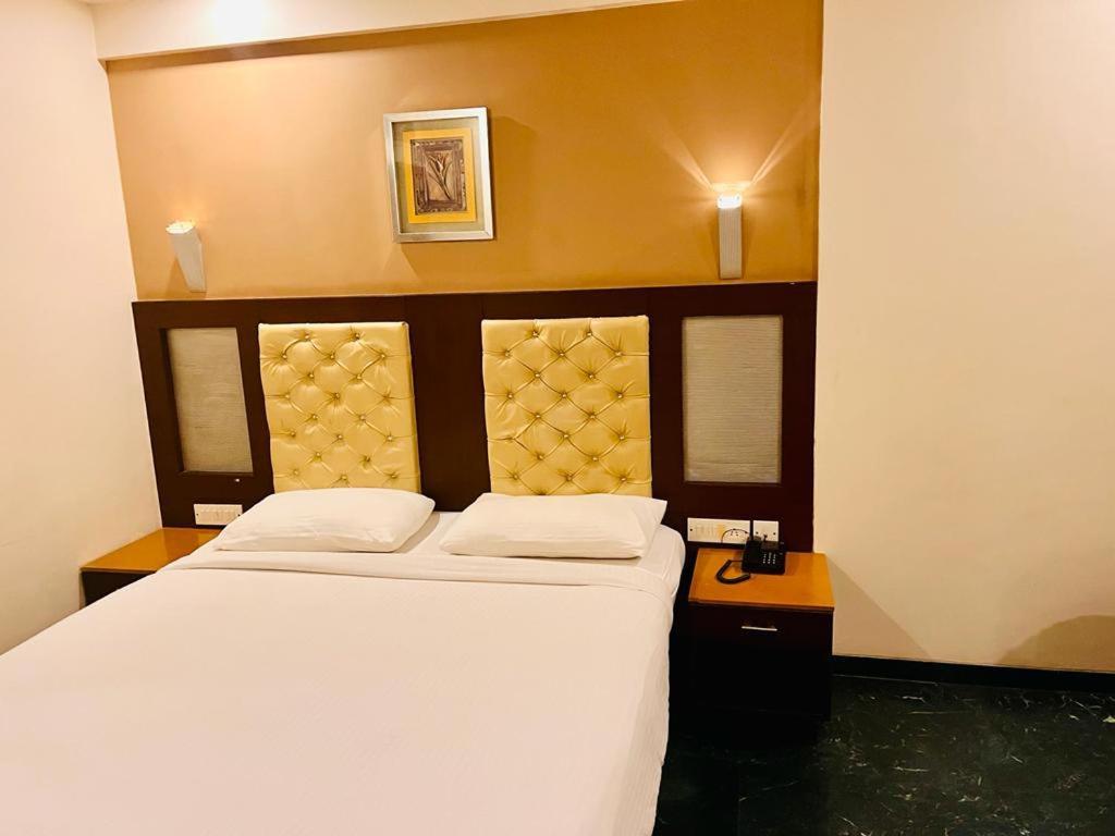 Hotel Dr Rajkumar International Bangalore Eksteriør billede
