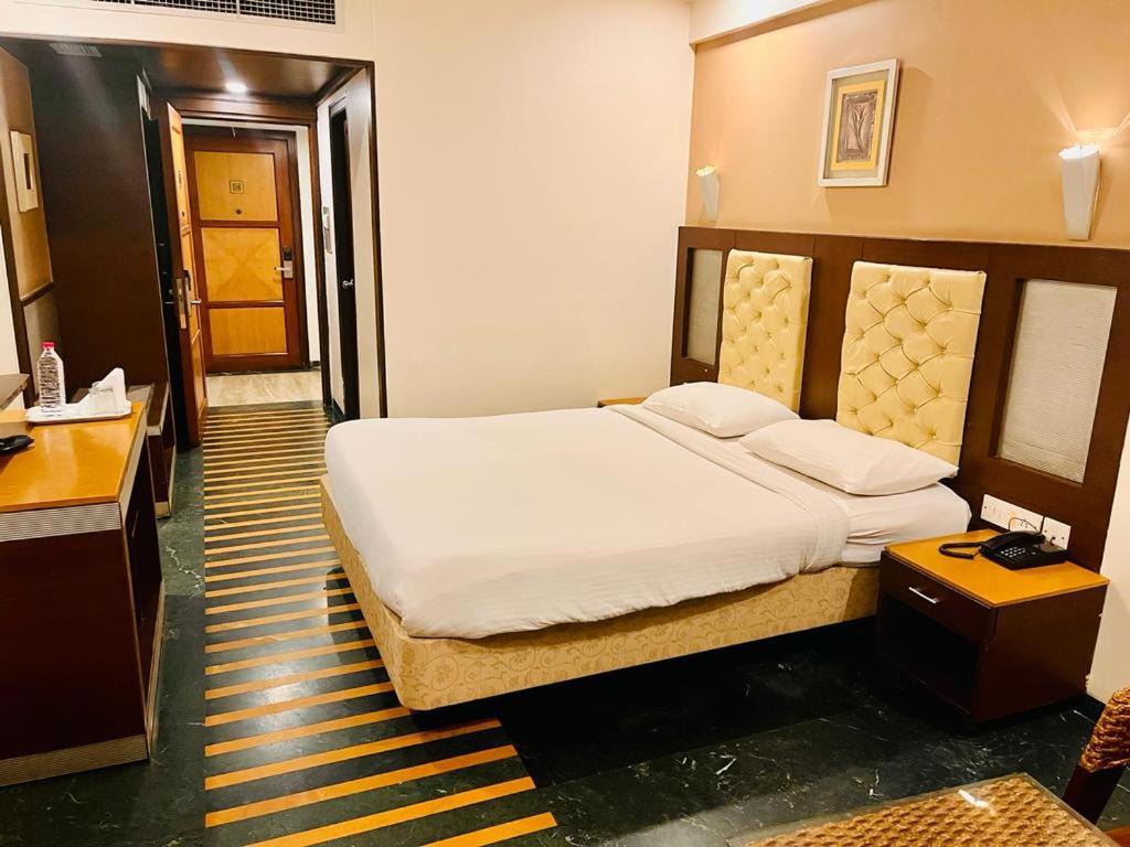 Hotel Dr Rajkumar International Bangalore Eksteriør billede