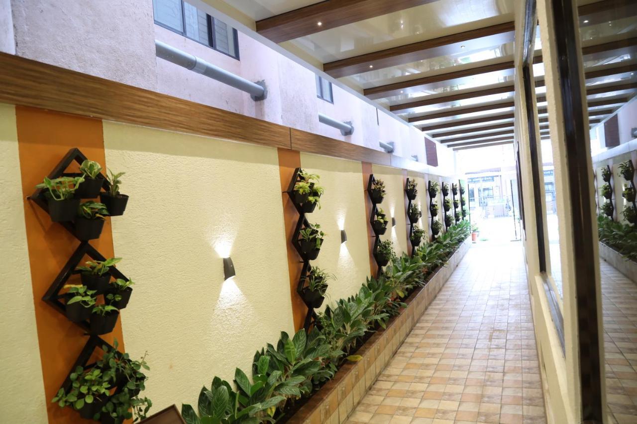 Hotel Dr Rajkumar International Bangalore Værelse billede